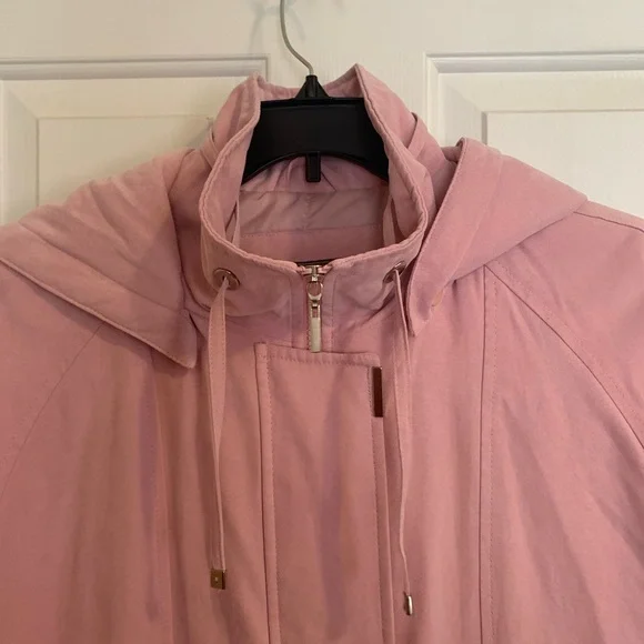 Izzi Pink Hooded Puffer Jacket - Picture 2 of 10